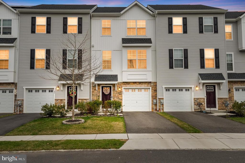 58 AVIARY RD, West Deptford, NJ 08086