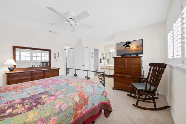 905 SE 12th Court 15, Fort Lauderdale, FL 33316