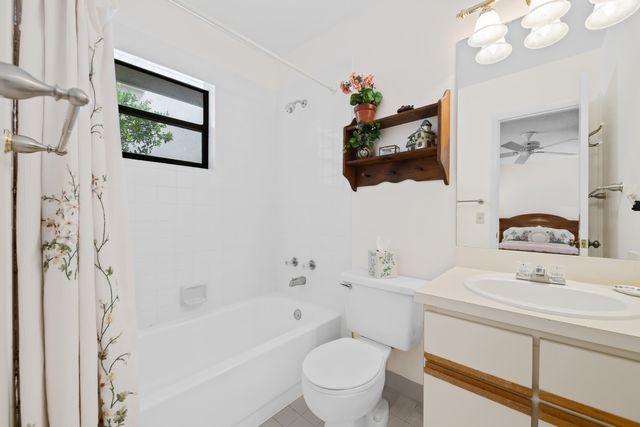 905 SE 12th Court 15, Fort Lauderdale, FL 33316