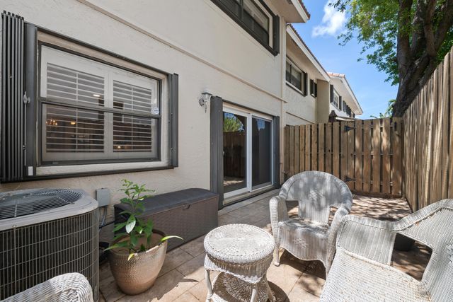 905 SE 12th Court 15, Fort Lauderdale, FL 33316