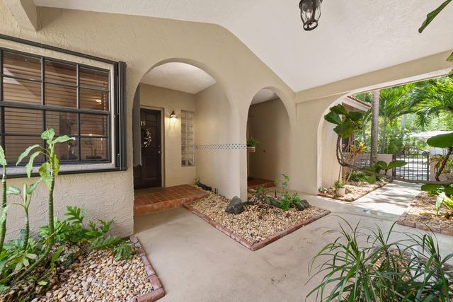 905 SE 12th Court 15, Fort Lauderdale, FL 33316