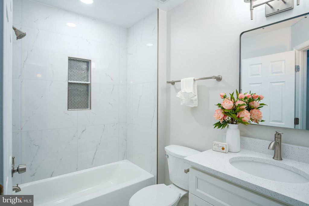 Image 15 of property listing at 114 GENTLEBROOK RD, Owings Mills, MD 21117