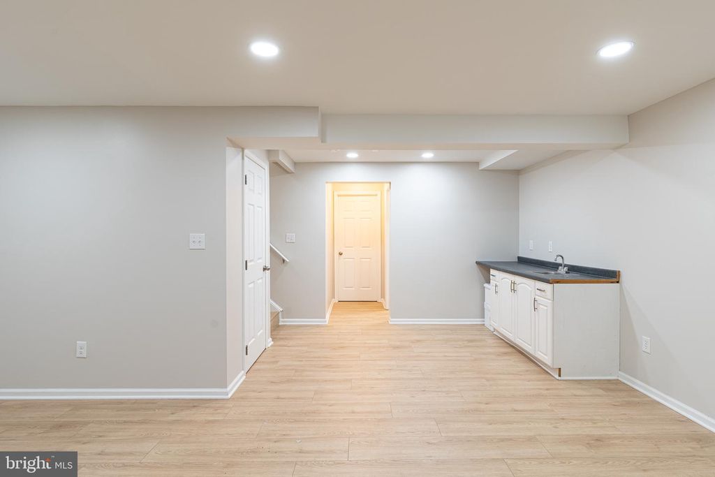 Image 17 of property listing at 114 GENTLEBROOK RD, Owings Mills, MD 21117