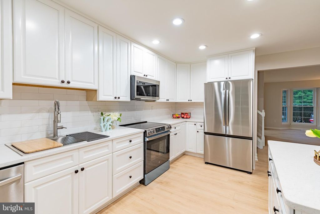 Image 7 of property listing at 114 GENTLEBROOK RD, Owings Mills, MD 21117
