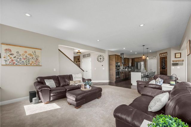 6023 158th Street W, Apple Valley, MN 55124