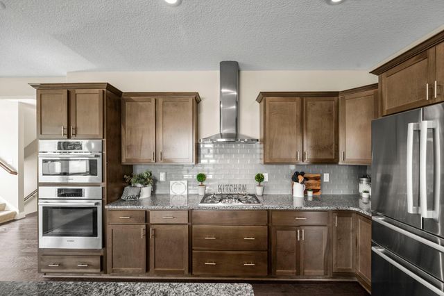 6023 158th Street W, Apple Valley, MN 55124
