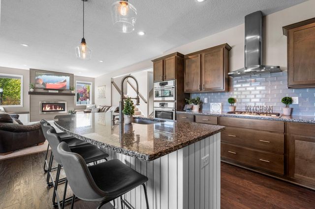 6023 158th Street W, Apple Valley, MN 55124