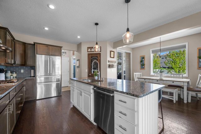 6023 158th Street W, Apple Valley, MN 55124