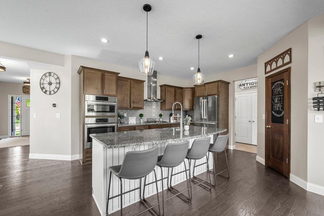 6023 158th Street W, Apple Valley, MN 55124