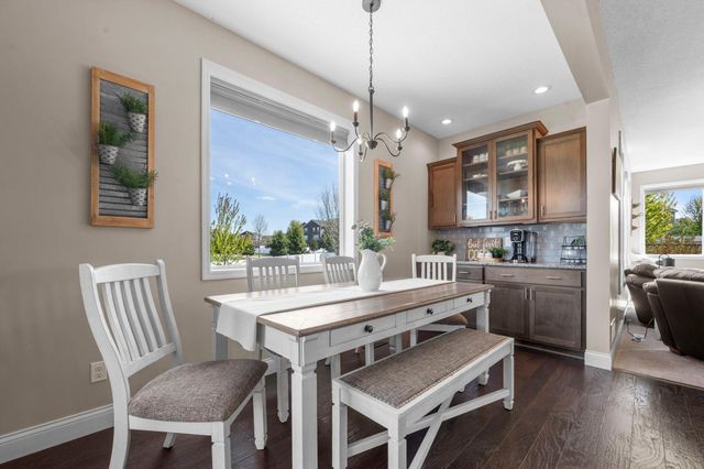 6023 158th Street W, Apple Valley, MN 55124