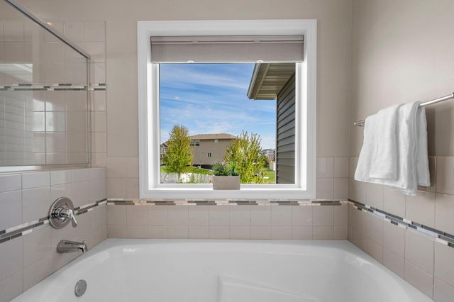 6023 158th Street W, Apple Valley, MN 55124