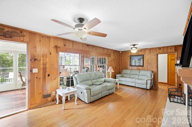 3031 Gardner Park Drive, Gastonia, NC 28054