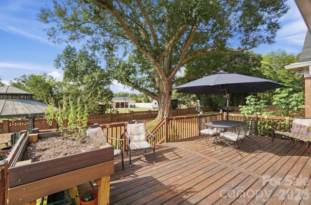 3031 Gardner Park Drive, Gastonia, NC 28054