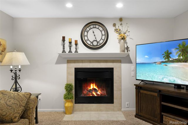 410 Bent Oak Street, Fenton, MI 48430