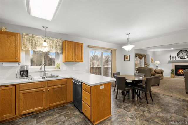 410 Bent Oak Street, Fenton, MI 48430