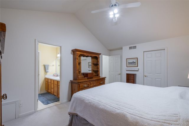 410 Bent Oak Street, Fenton, MI 48430