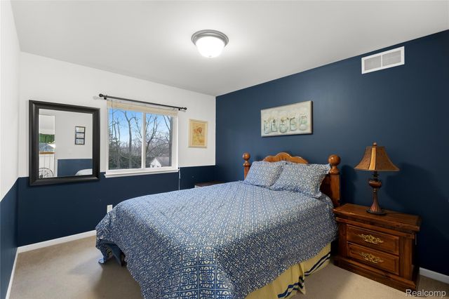 410 Bent Oak Street, Fenton, MI 48430