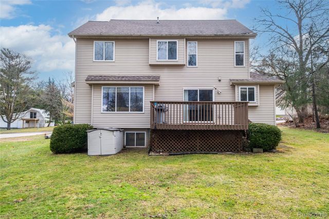 410 Bent Oak Street, Fenton, MI 48430