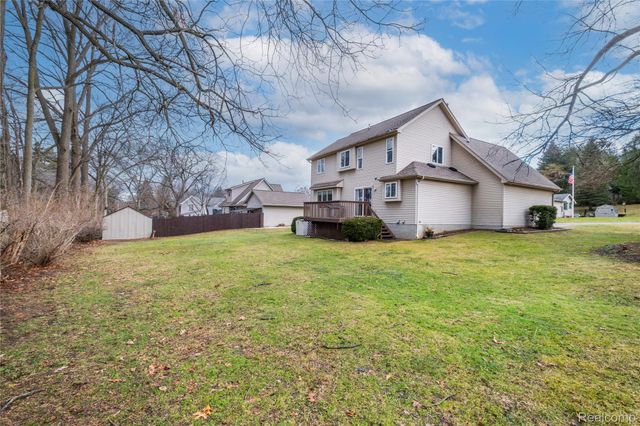 410 Bent Oak Street, Fenton, MI 48430