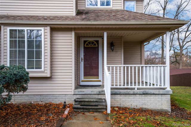 410 Bent Oak Street, Fenton, MI 48430
