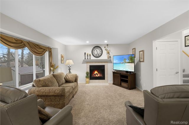 410 Bent Oak Street, Fenton, MI 48430