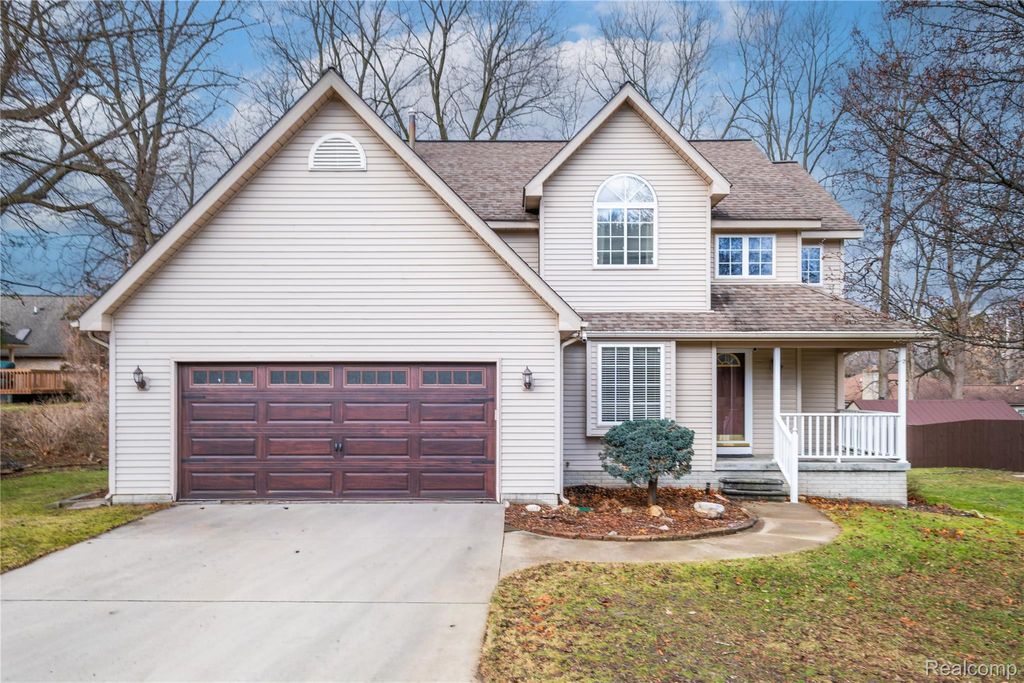 410 Bent Oak Street, Fenton, MI 48430