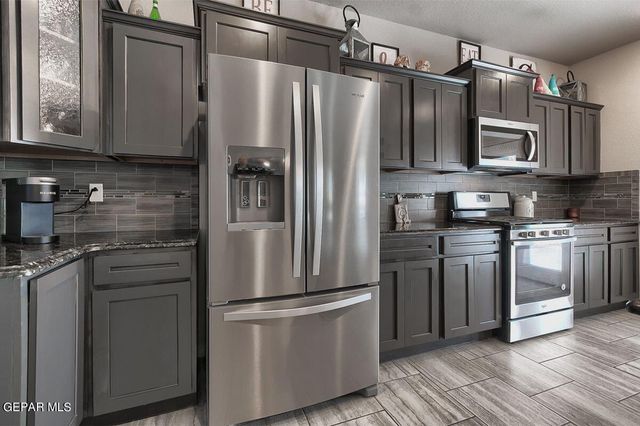 2183 ENCHANTED BRIM Drive, El Paso, TX 79911