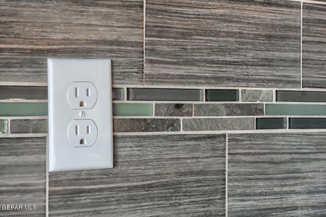 2183 ENCHANTED BRIM Drive, El Paso, TX 79911