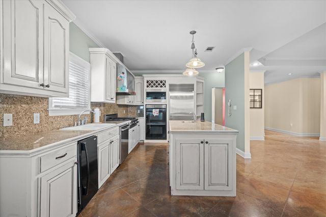 131 Shadow Lake, Hattiesburg, MS 39402