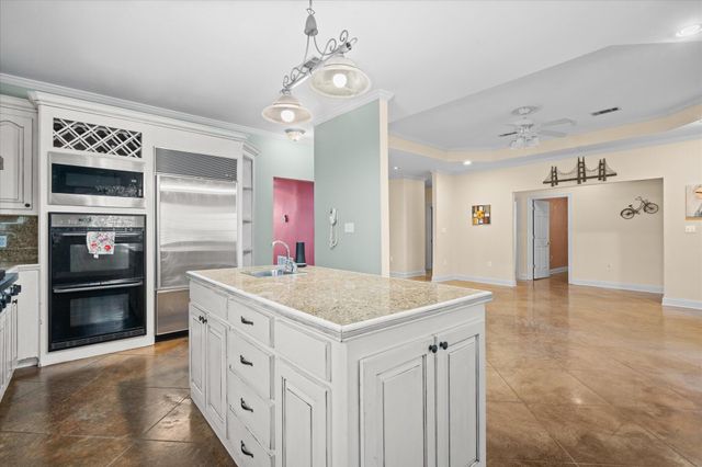 131 Shadow Lake, Hattiesburg, MS 39402