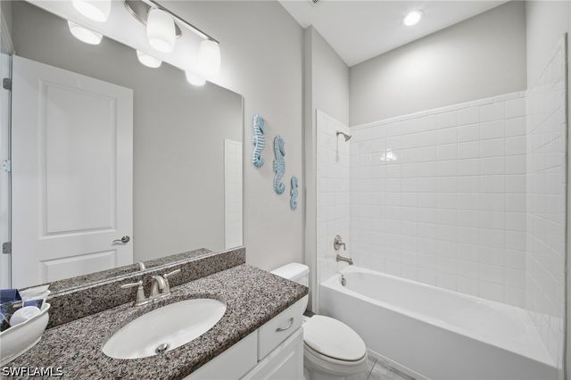 9658 Montelanico LOOP 201, Naples, FL 34119