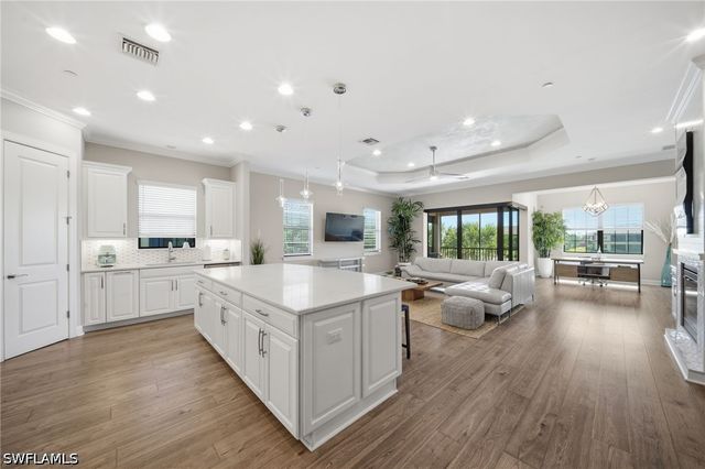 9658 Montelanico LOOP 201, Naples, FL 34119