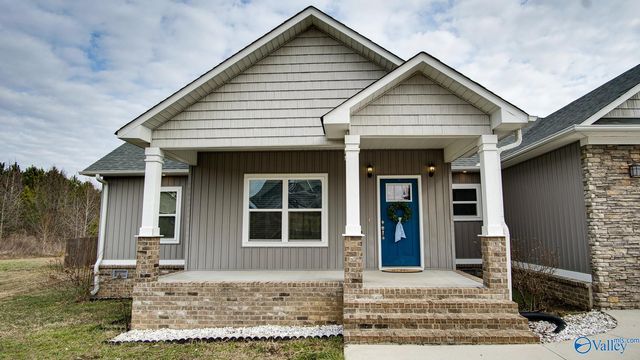 52 Jewel Drive, Grant, AL 35747