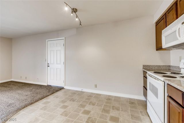 5224 River Glen Drive 446, Las Vegas, NV 89103