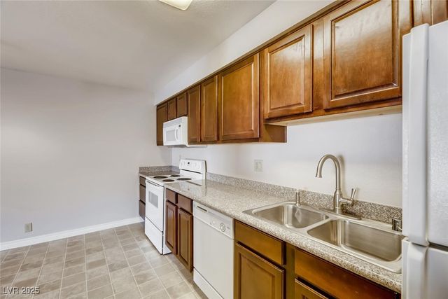 5224 River Glen Drive 446, Las Vegas, NV 89103