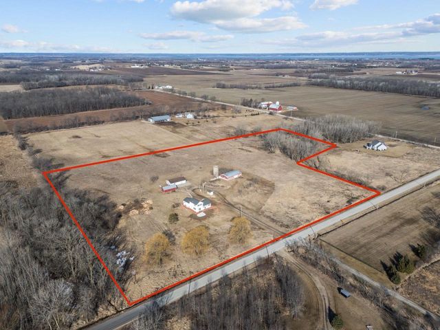 5429 BRODERICK ROAD, Omro, WI 54963