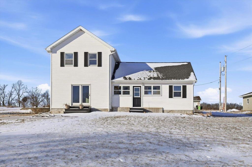 5429 BRODERICK ROAD, Omro, WI 54963