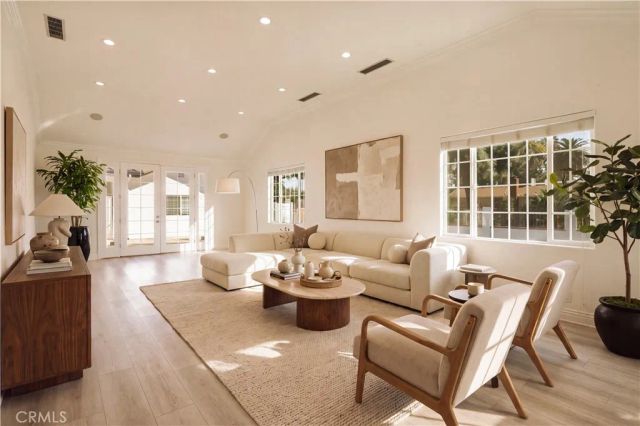 8202 Rhea Avenue, Reseda, CA 91335