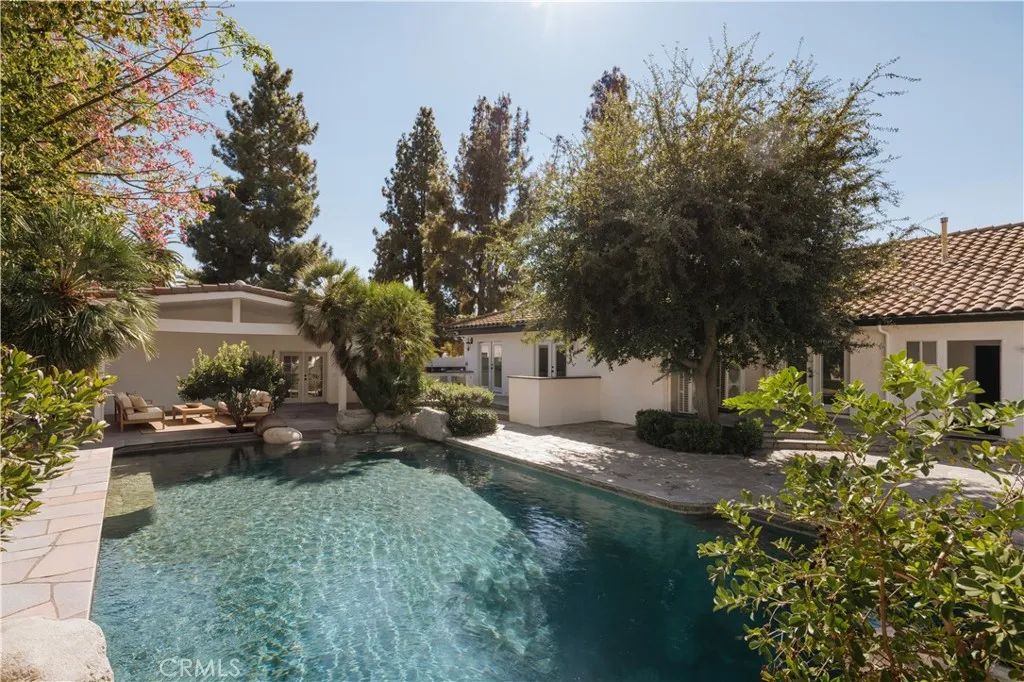 8202 Rhea Avenue, Reseda, CA 91335