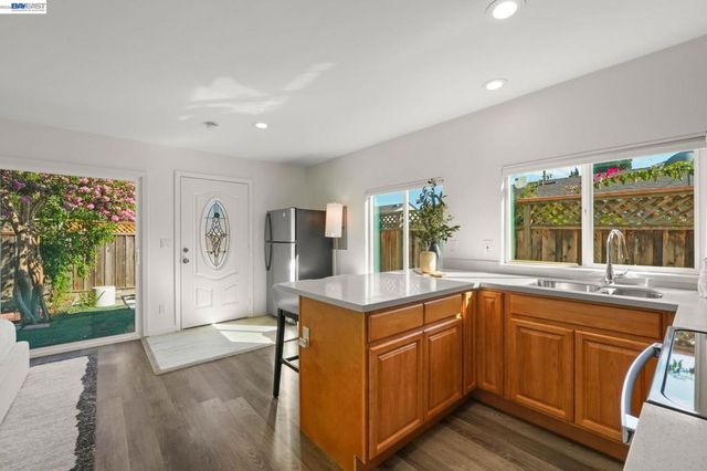 5984 Fair Ave, Newark, CA 94560