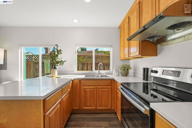 5984 Fair Ave, Newark, CA 94560
