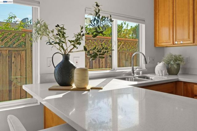 5984 Fair Ave, Newark, CA 94560