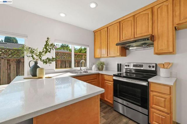 5984 Fair Ave, Newark, CA 94560