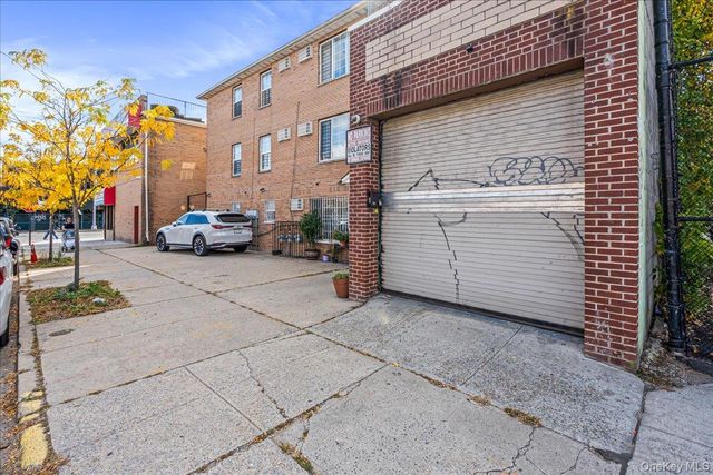 191-13 Jamaica Avenue, Hollis, NY 11423