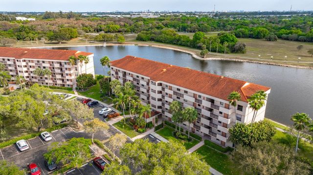 2767 Carambola Circle 304, Coconut Creek, FL 33066