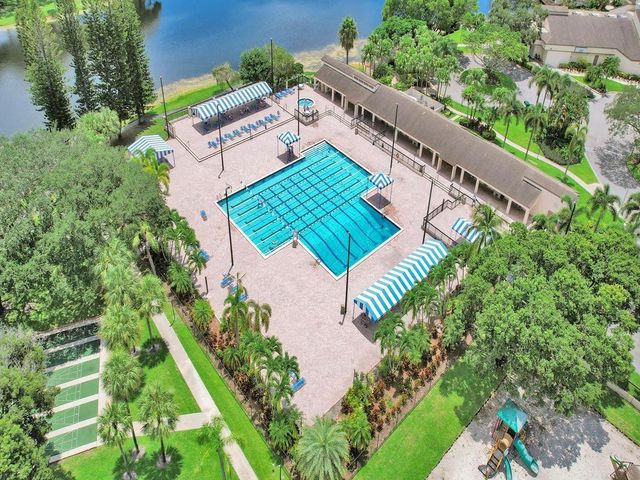 2767 Carambola Circle 304, Coconut Creek, FL 33066