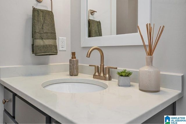 4496 EVERLEE PARKWAY, Hoover, AL 35244