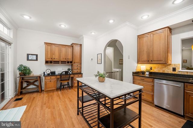 3721 HUNTLEY MEADOWS LN, Alexandria, VA 22306