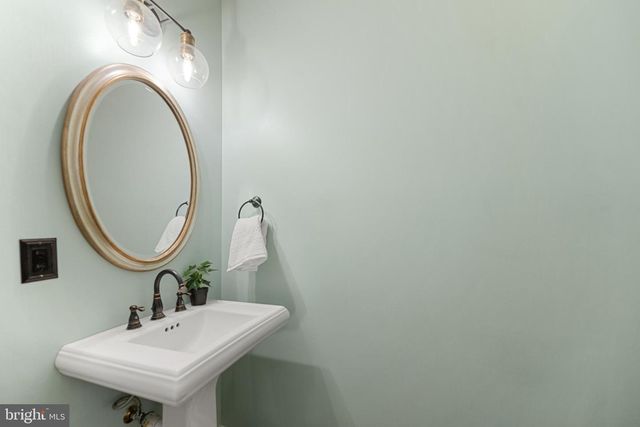 3721 HUNTLEY MEADOWS LN, Alexandria, VA 22306