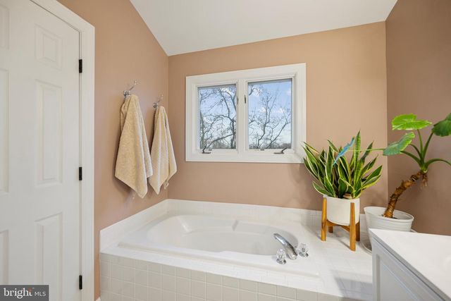 3721 HUNTLEY MEADOWS LN, Alexandria, VA 22306